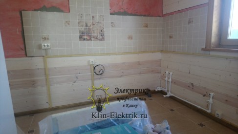 Электрика в кбель-каналах для кухни