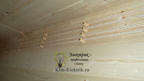 Открытая проводка в деревянном доме